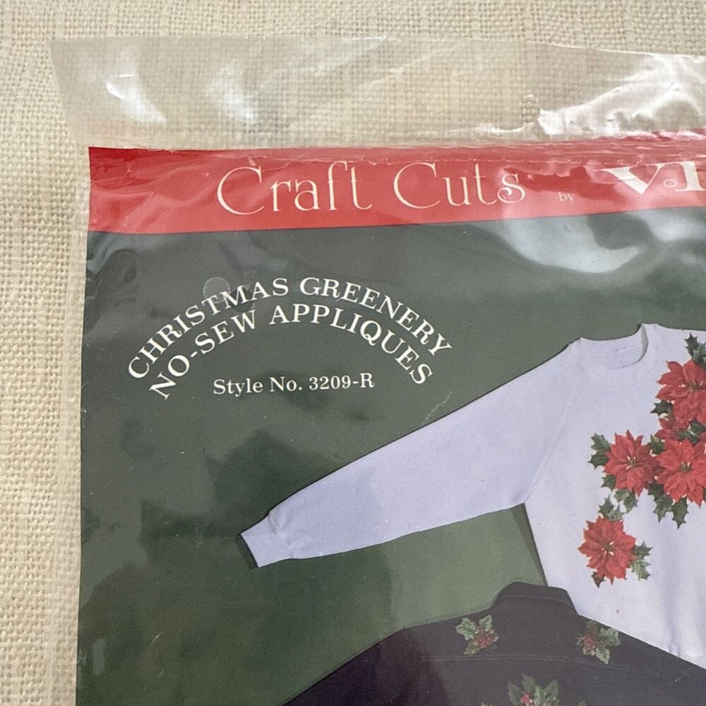 Christmas Poinsettias Cardinals Appliques Fabric Panel VIP Cranston Sew Crafts - Picture 2 of 11